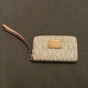Michael Kors wristlet